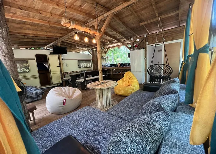 Kamp alanı каравана градина