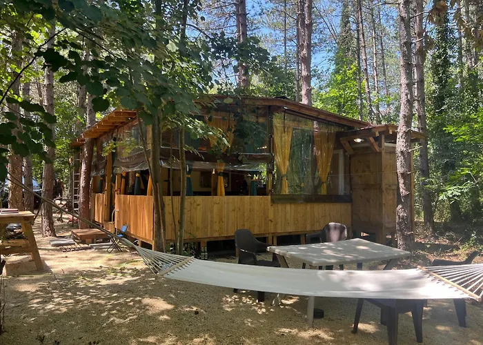 каравана градина Kamp alanı